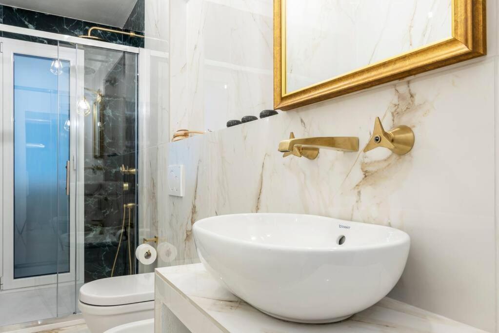 Velasca Flexyrent Apt. Aircon - Wifi - Brand New Mailand Exterior foto